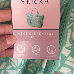 Serra Leaf Pattern Tote in Mint and Cream